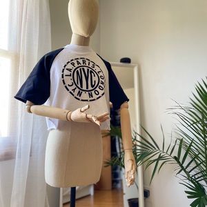 Casual gym/sporty crop top